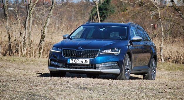 Gigantikus és trendi: Skoda Superb Scout